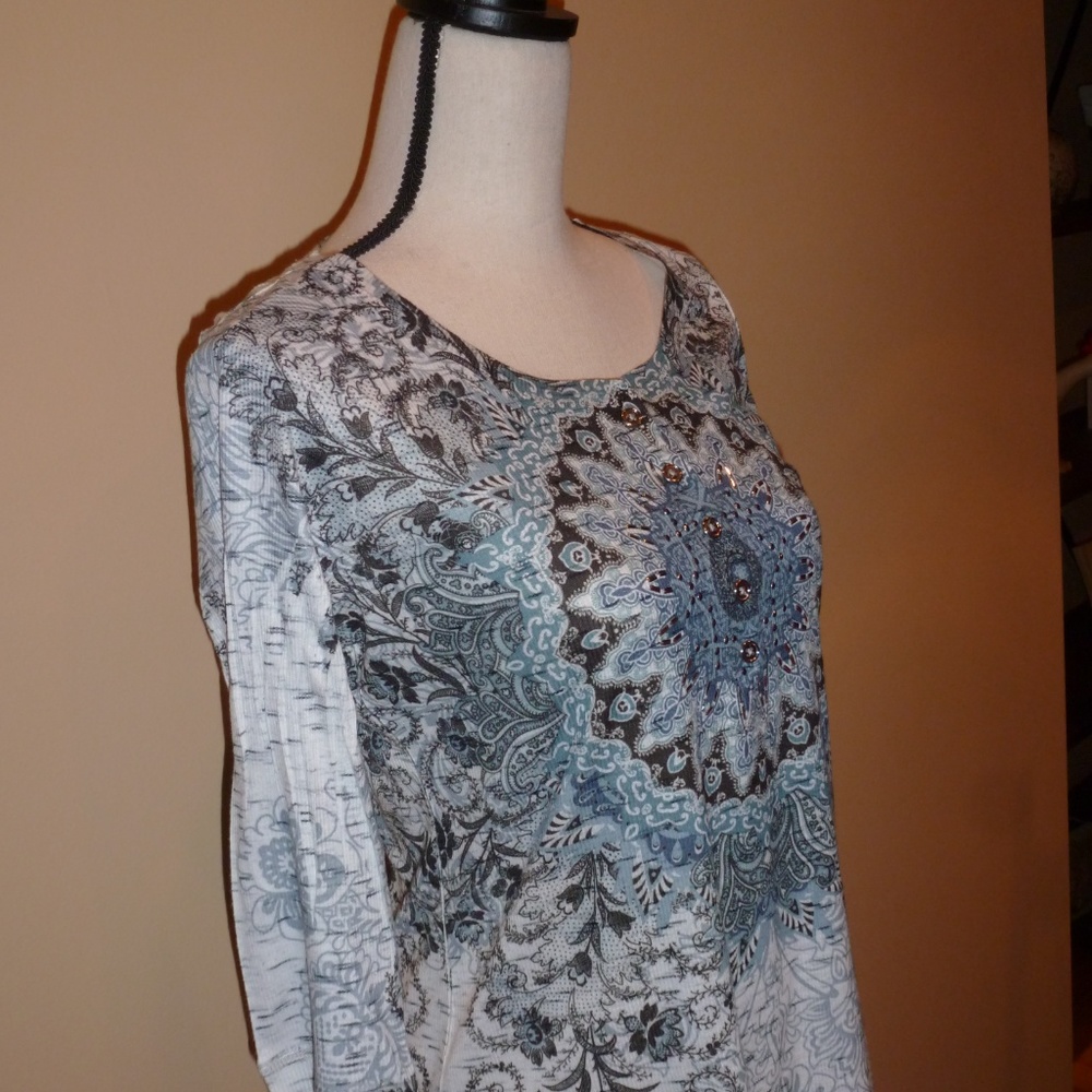 Embellished Top - Picture 5 of 7